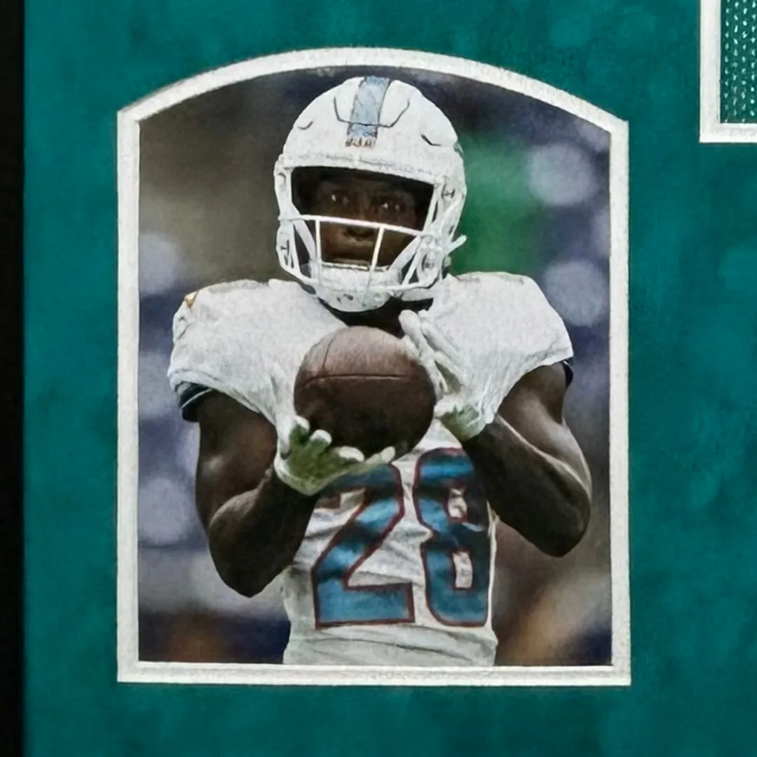 De'Von Achane Signed Miami Teal Custom Suede Matte Framed Football Jersey (Beckett)