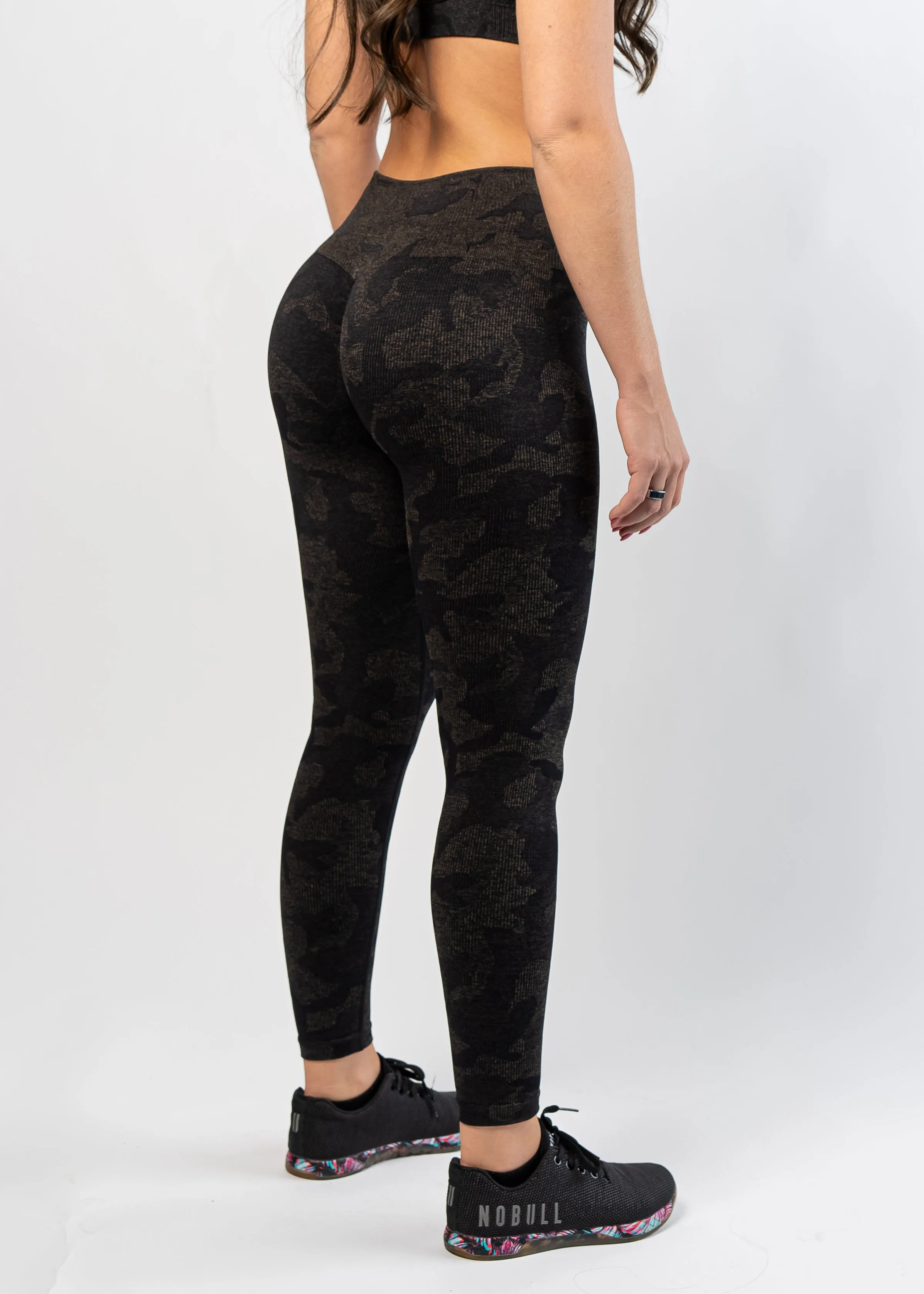 Seamless Leggings With Scrunch | Black Camo